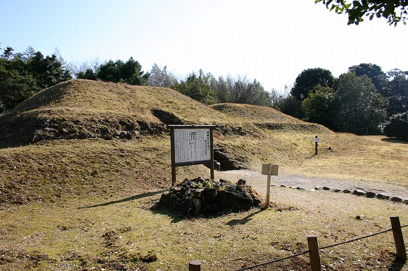 岡田山1号墳（2004年1月12日撮影）