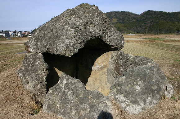 岩屋後古墳 石棺式石室（2004年1月12日撮影）