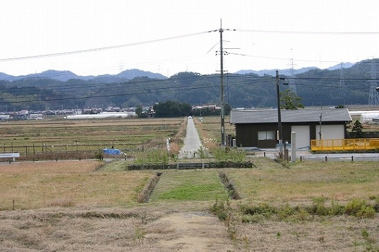 出雲国分寺から天平古道を見る（2004年1月12日撮影）
