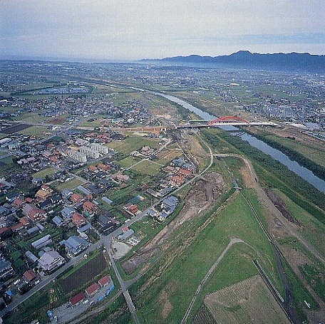 古志本郷遺跡　調査区航空写真（南東から）