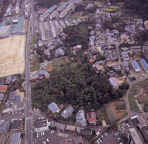 山代二子塚古墳　整備前全景（西から）