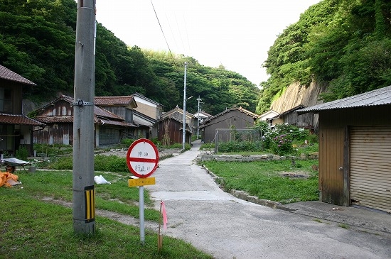 沖泊の集落（2004年6月20日撮影）