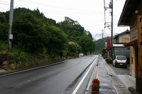 銀山街道（2004年6月27日撮影）