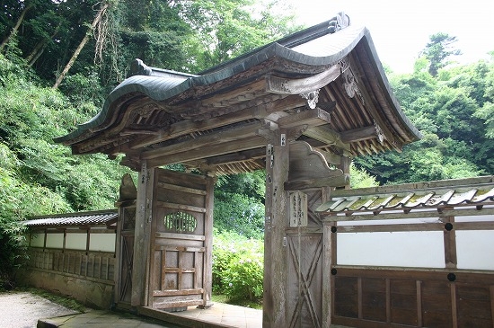 初代直政公廟門（2004年7月4日撮影）