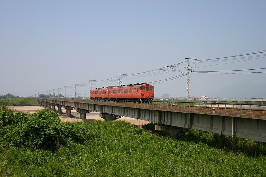 斐伊川鉄橋遺跡（斐川町側から、2004年7月24日撮影）