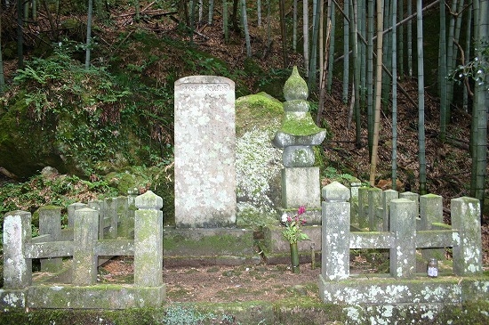 大久保石見守墓（2004年8月15日撮影）