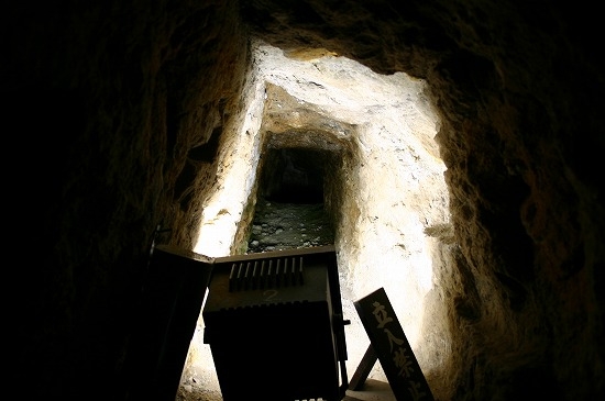 龍源寺間歩（2004年8月15日撮影）