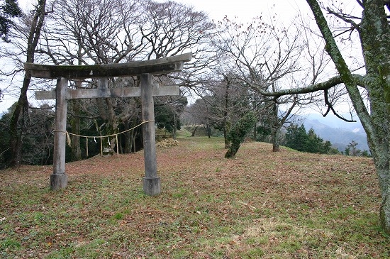 富田城跡・三の丸（2004年12月19日撮影）