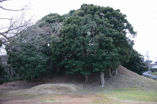 石屋古墳（2004年12月30日撮影）