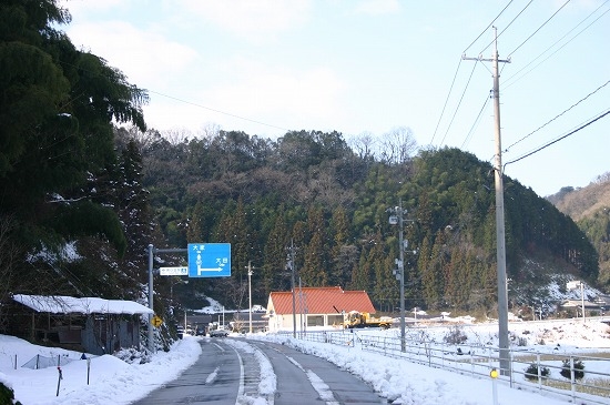 三俣城跡遠景（2005年1月2日撮影）