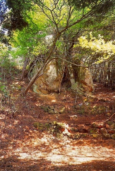 女夫岩近景（西方から）