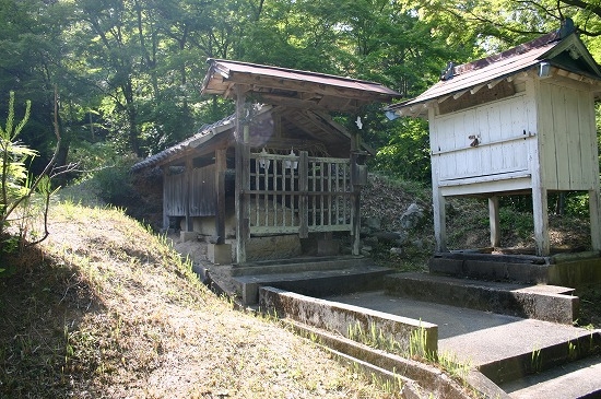 上島古墳（2005年5月14日撮影）