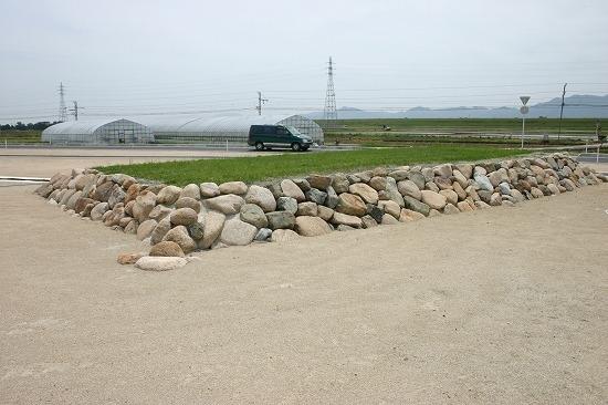 青木遺跡・四隅突出型墳丘墓（2005年5月28日撮影）