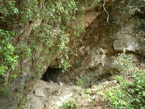 サルガ鼻洞窟遺跡1号洞窟（2010.4.26）