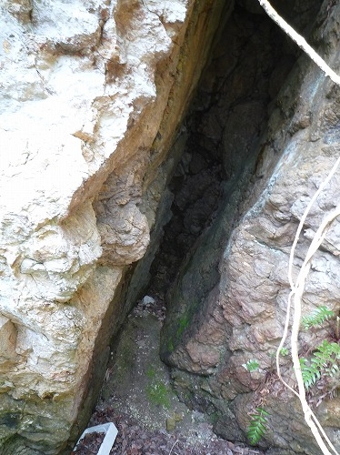 サルガ鼻洞窟遺跡3号洞窟（2010.4.26）