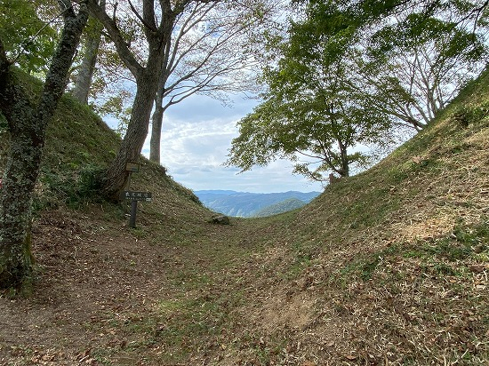 三沢城・本丸城濠（2023.10.19）