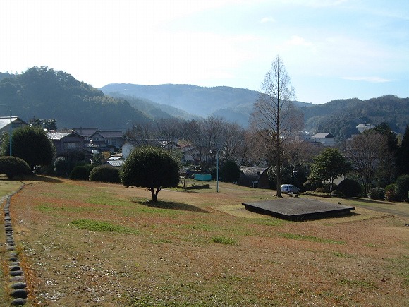公園整備されている出雲玉作跡（2004年1月18日撮影）