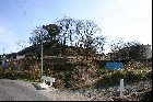 大庭鶏塚古墳（北西から、2004年1月12日撮影）