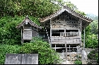 沖泊港にある恵比寿神社（2004年6月20日撮影）